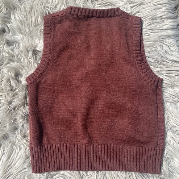 Cropped Vest - Picture 3 of 3